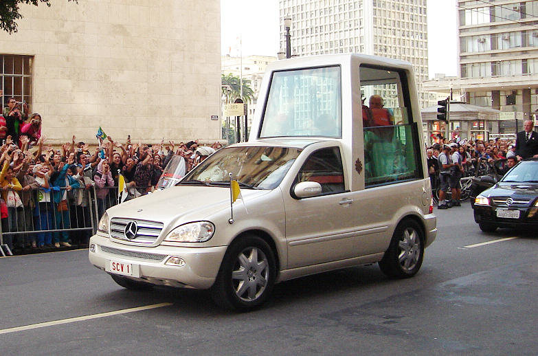 Popemobil_Mai_2007.jpg