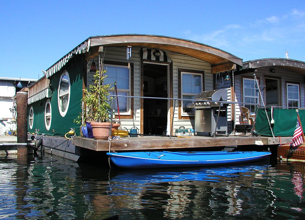 1024px-LakeUnionHouseboat.jpg